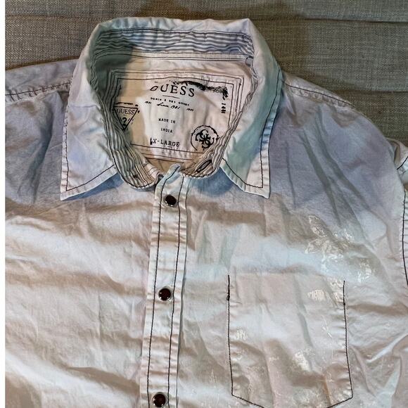 Guess Blue/White Washed, Floral Design Flip Cuff Pearl Button w/Pocket Size XL - Picture 3 of 16